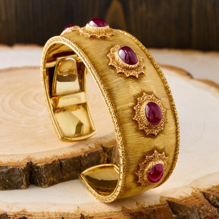 Buccellati Ruby Cuff Bracelet, 18 Karat Yellow Gold