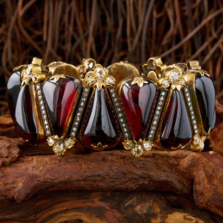 Antique Garnet and Diamond Bracelet, 18 Karat Yellow Gold, French