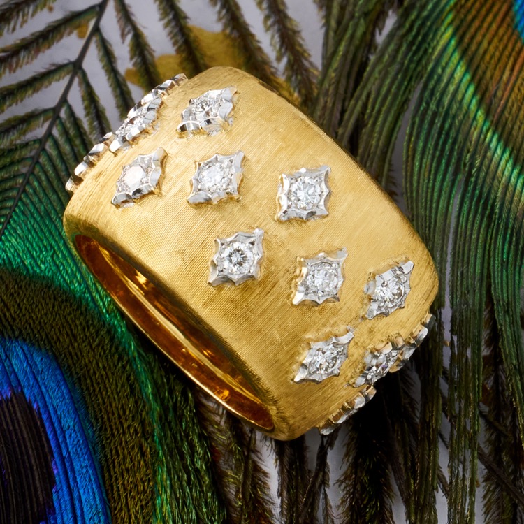 Buccellati Diamond Macri Eternelle Band, 18 Karat Yellow Gold