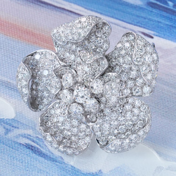 Verdura Diamond "en Tremblant" Flower Brooch, Platinum